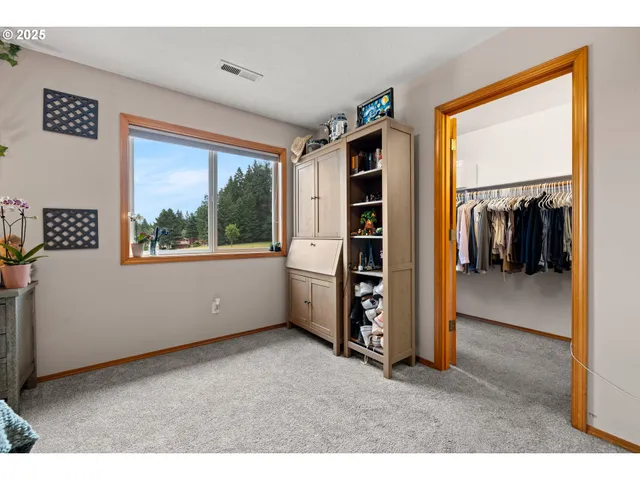 a view of empty room with front door