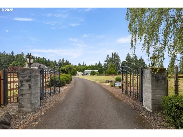 a view of outdoor space and city view