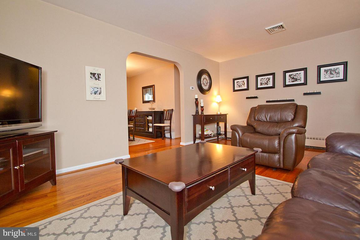 2306 Helena Road Lancaster, PA 17603 - Photo 5 of 34 Gallery Image 5