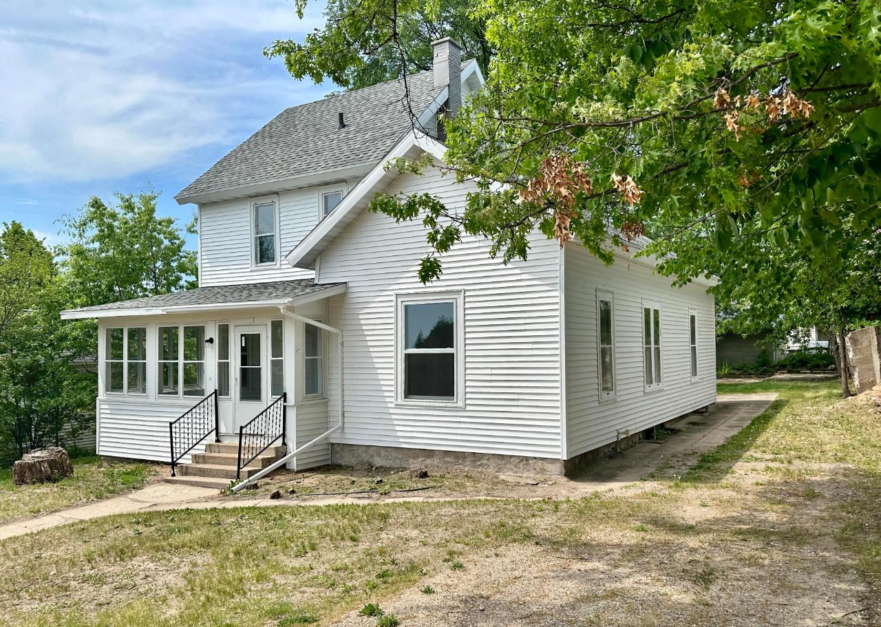 127 North Oneida Avenue Rhinelander, WI 54501 - Photo 1 of 18 Gallery Image 1