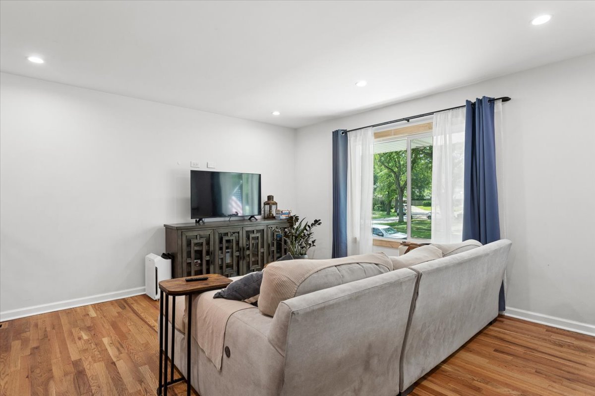 21W340 Audubon Road Lombard, IL 60148 - Photo 7 of 38 Gallery Image 7