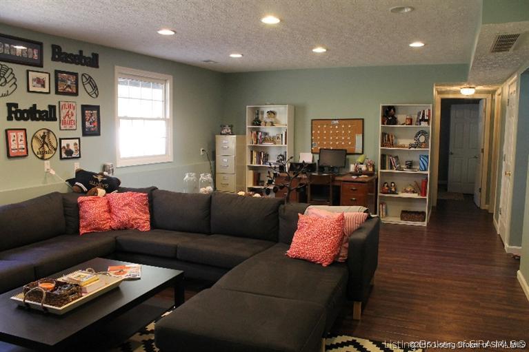 11637 South Priddy Road Pekin, IN 47165 - Photo 6 of 10 Gallery Image 6
