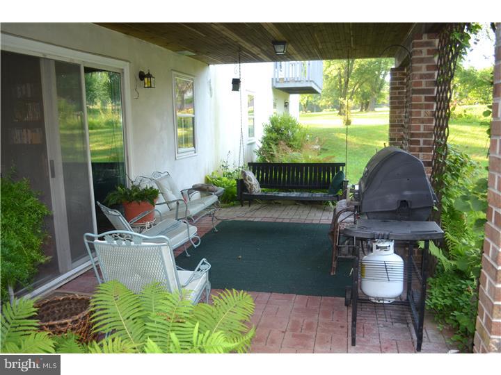 549 Mud Road Newtown, PA 18940 - Photo 16 of 25 Patio