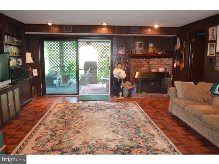 549 Mud Road Newtown, PA 18940 - Photo 7 of 25 Family Room