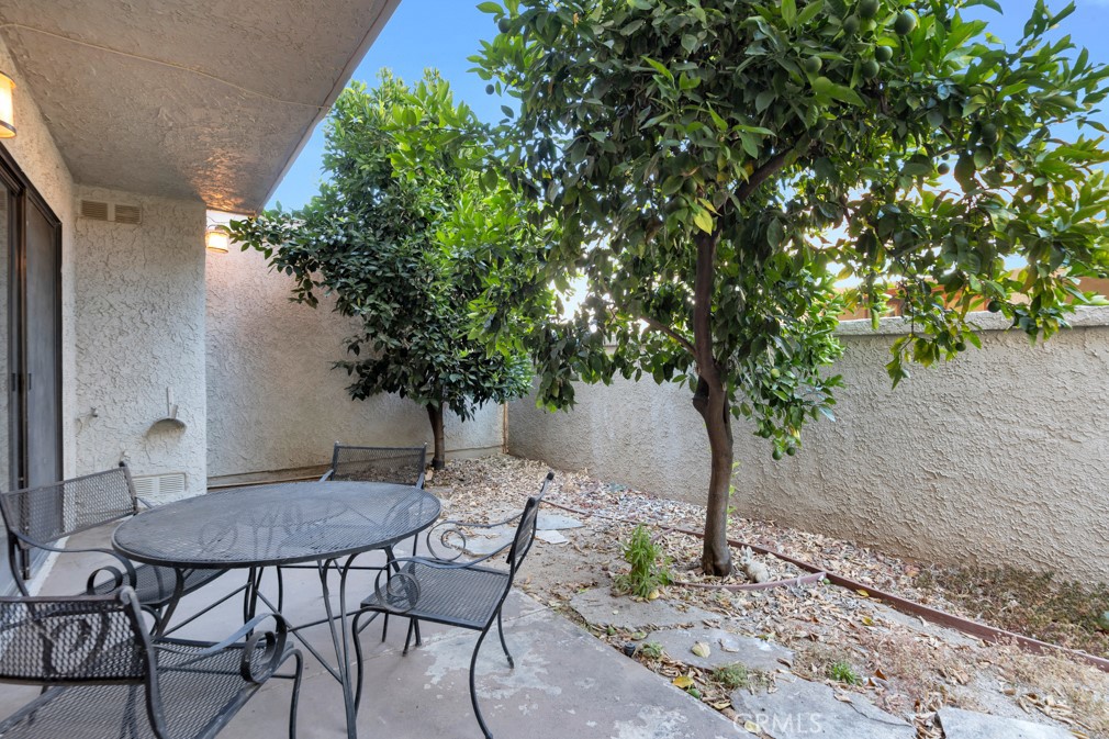 905 Thistlegate Road Oak Park, CA 91377 - Photo 30 of 34
