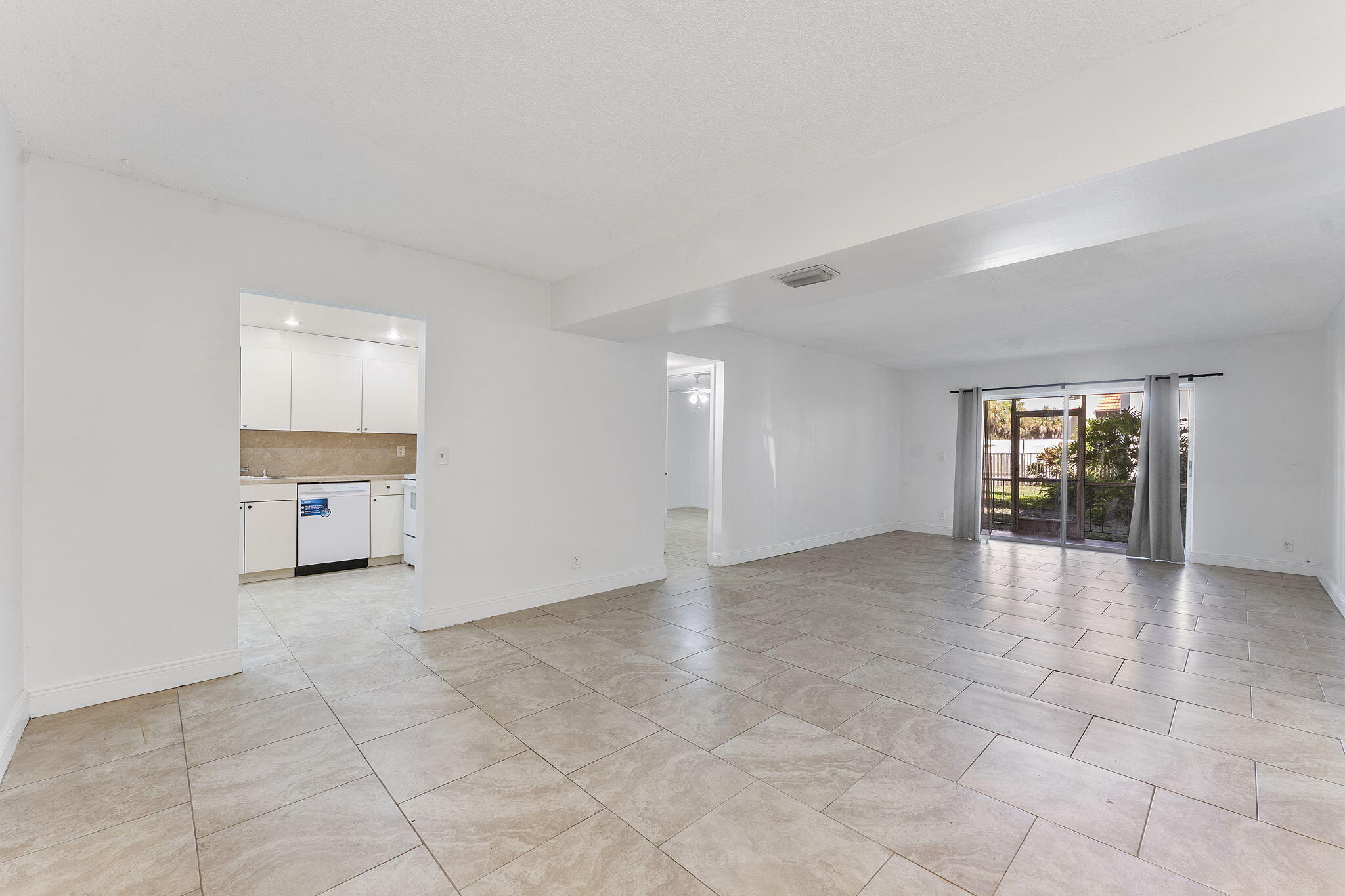 632 Northwest 13th Street, Unit 16 Boca Raton, FL 33486 - Photo 3 of 31 jk 16
