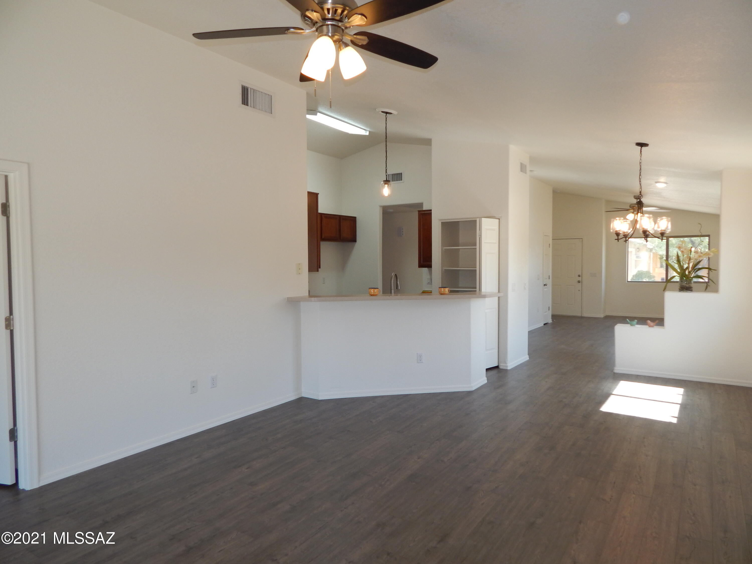 2340 West Golden Hills Road Tucson, AZ 85745 - Photo 7 of 45