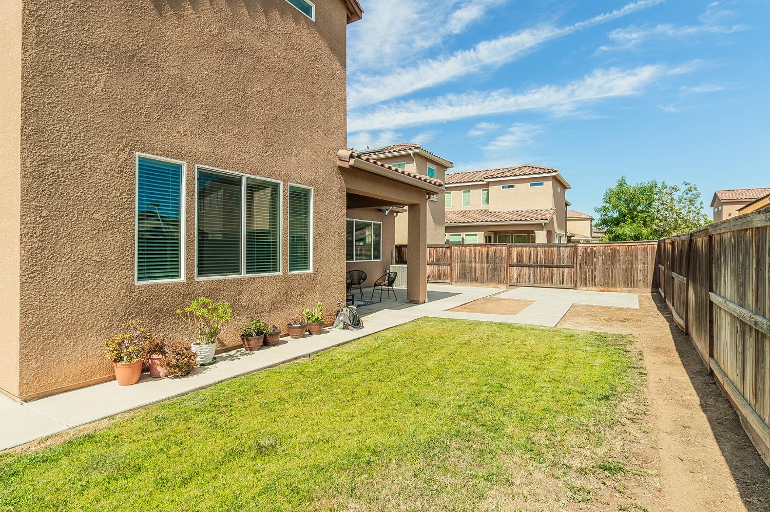 2610 Sample Avenue Clovis, CA 93611 - Photo 35 of 36 a view of swimming pool of the house