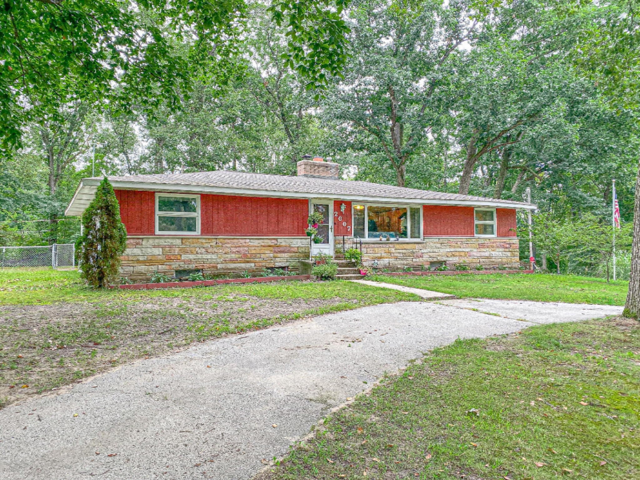 2007 East Bertrand Road Niles, MI 49120 - Photo 1 of 28 IMG_2237