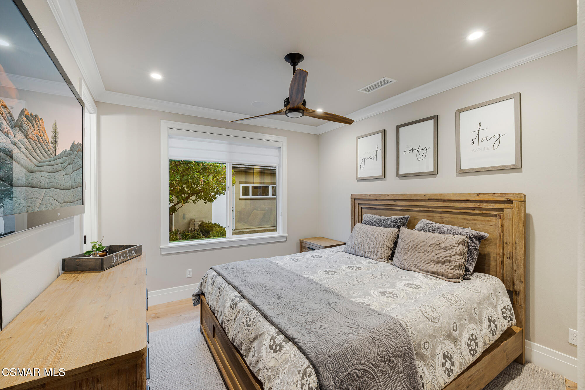 6508 High Country Place Moorpark, CA 93021 - Photo 22 of 95 a bedroom with a large bed and a window