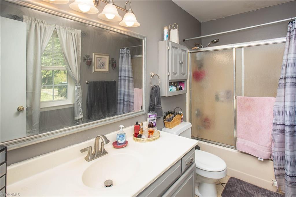402 Roberts Farm Road Reidsville, NC 27320 - Photo 21 of 47