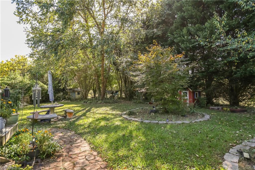 402 Roberts Farm Road Reidsville, NC 27320 - Photo 29 of 47