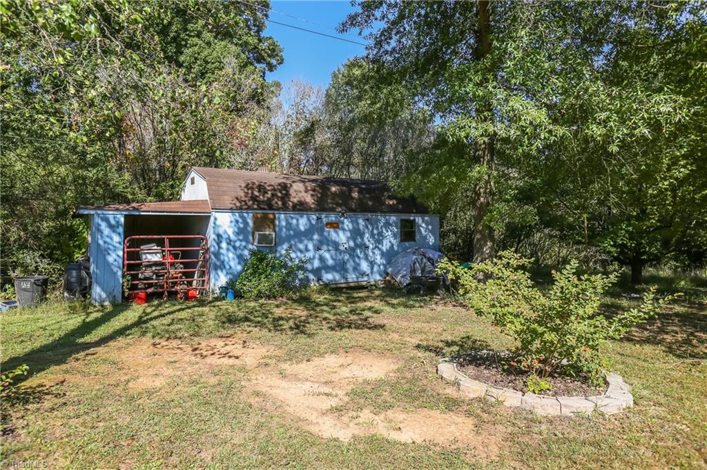 402 Roberts Farm Road Reidsville, NC 27320 - Photo 38 of 47