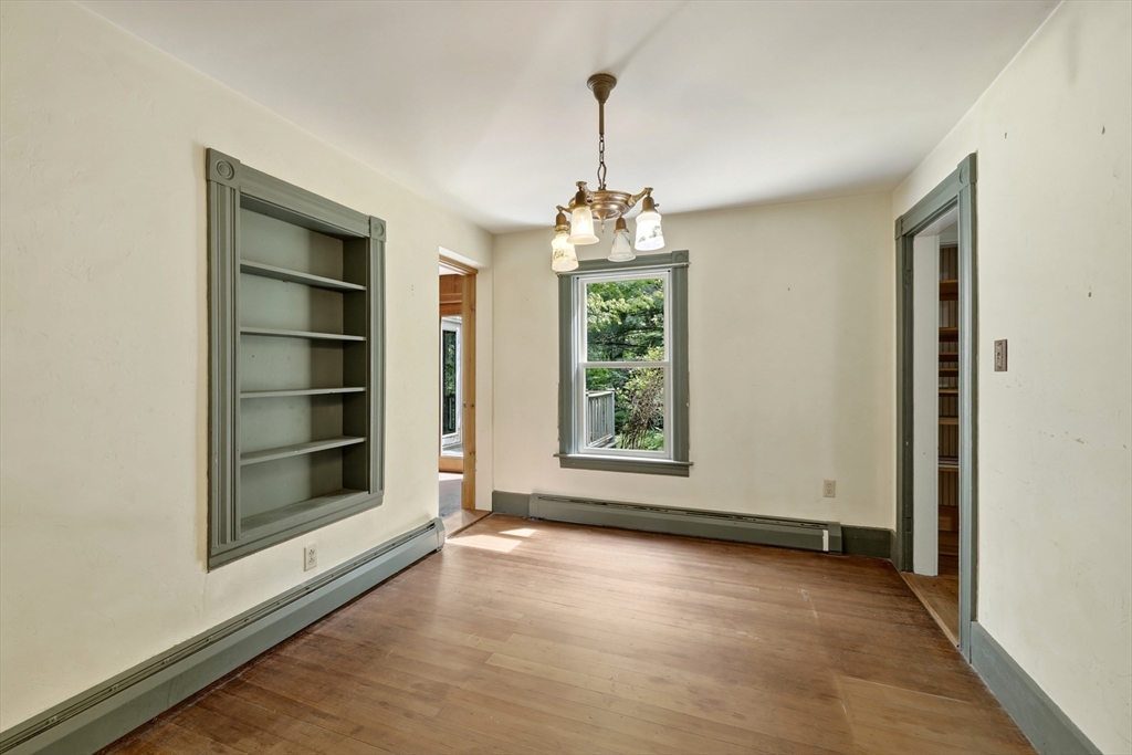 52 Baker Street Amherst, MA 01002 - Photo 8 of 42 Gallery Image 8