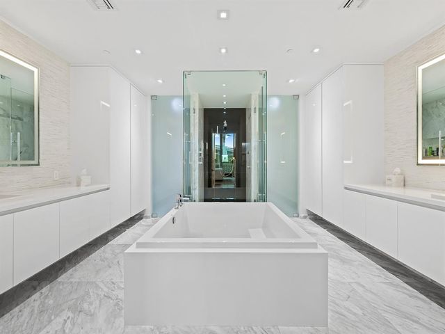 $3,195,000 | 701 North Fort Lauderdale Beach Boulevard, Unit 302, Fort Lauderdale, FL 33304