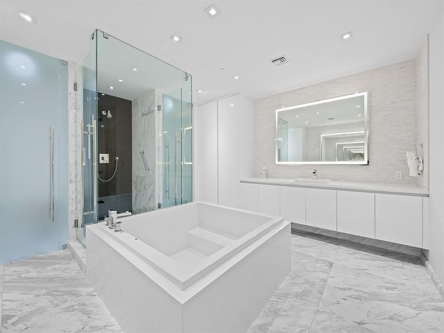 $3,195,000 | 701 North Fort Lauderdale Beach Boulevard, Unit 302, Fort Lauderdale, FL 33304