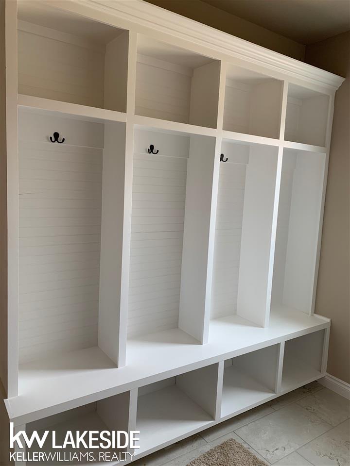 21965 Rustic Drive Macomb, MI 48044 - Photo 9 of 23 Lockers