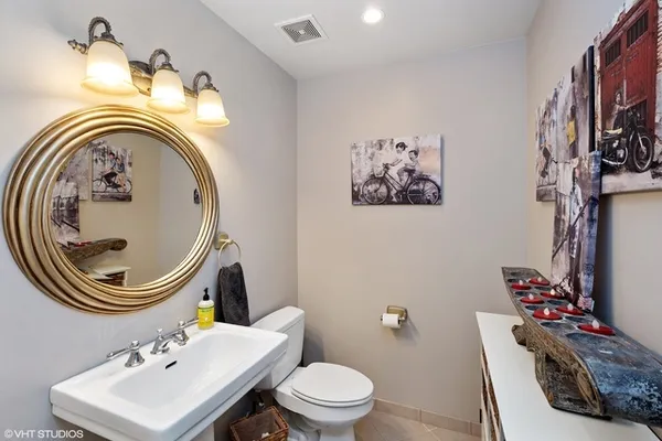 $3,000 | 200 North Jefferson Street, Unit 1509, Chicago, IL 60661