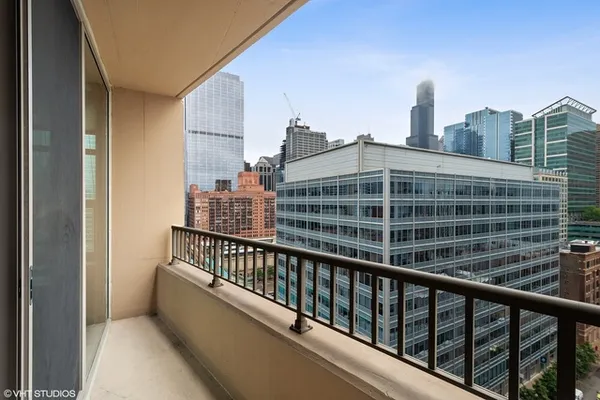$3,000 | 200 North Jefferson Street, Unit 1509, Chicago, IL 60661