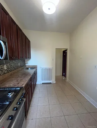 $2,400 | 50 Main Street, Unit 3R, Yonkers, NY 10701