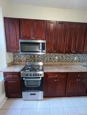 $2,400 | 50 Main Street, Unit 3R, Yonkers, NY 10701