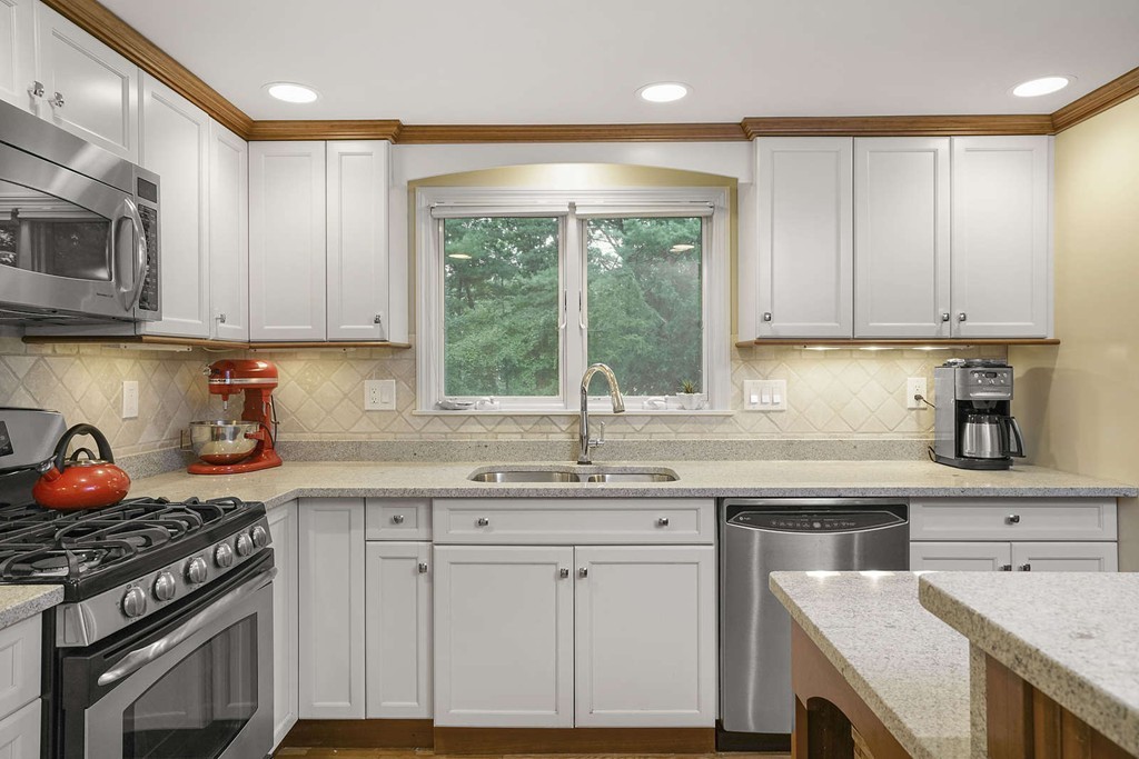 35 Buckboard Road Duxbury, MA 02332 - Photo 3 of 30 Gallery Image 3