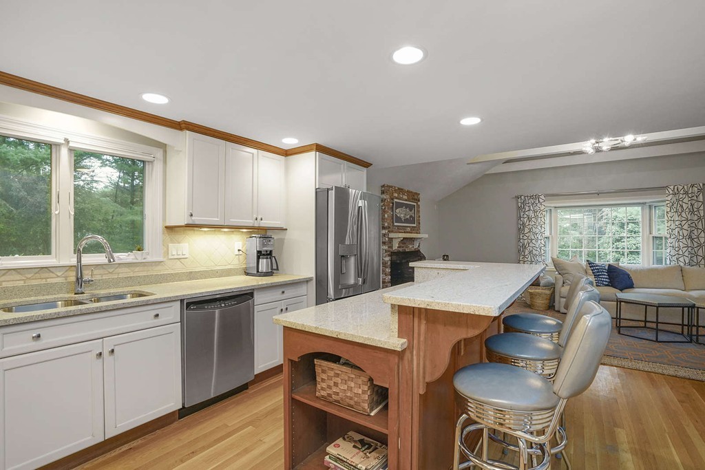 35 Buckboard Road Duxbury, MA 02332 - Photo 4 of 30 Gallery Image 4