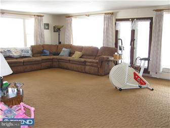 211 Limekiln Road Reading, PA 19606 - Photo 5 of 12 Family Room