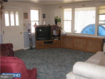 211 Limekiln Road Reading, PA 19606 - Photo 9 of 12 Living Room