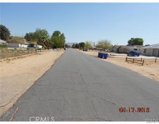 12820 Pocono Road Apple Valley, CA 92308 - Photo 3 of 10 Gallery Image 3