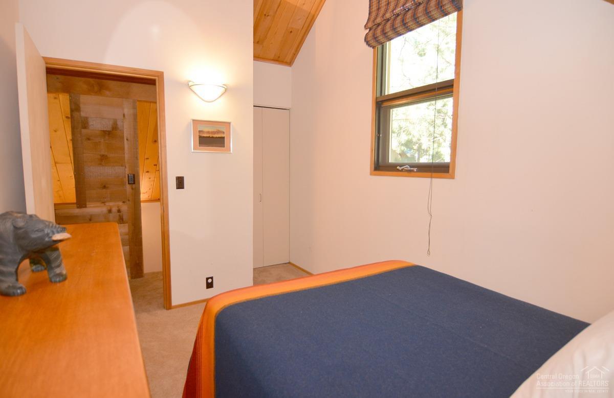 57515 Ranch Cabin Road, Unit B15 Sunriver, OR 97707 - Photo 17 of 21 Both bedrooms have closets and room for