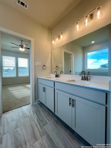 $2,700 | 14426 Daphne Bend, San Antonio, TX 78253