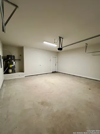 $2,500 | 14426 Daphne Bend, San Antonio, TX 78253