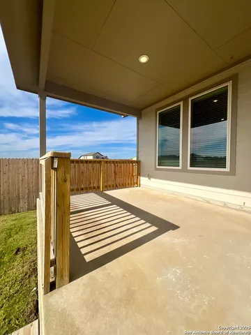 $2,700 | 14426 Daphne Bend, San Antonio, TX 78253