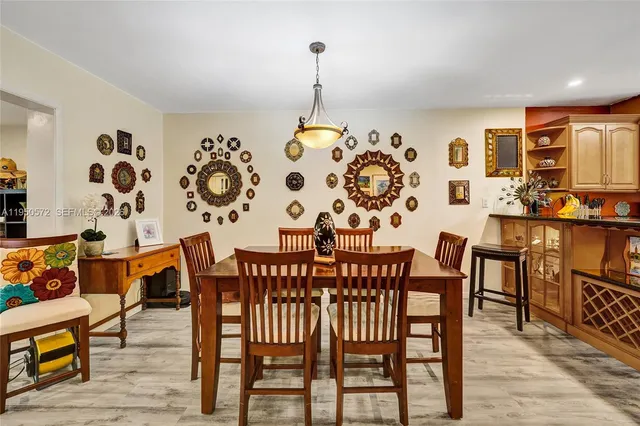 $388,800 | 3302 Farragut Street, Unit 5C, Hollywood, FL 33021