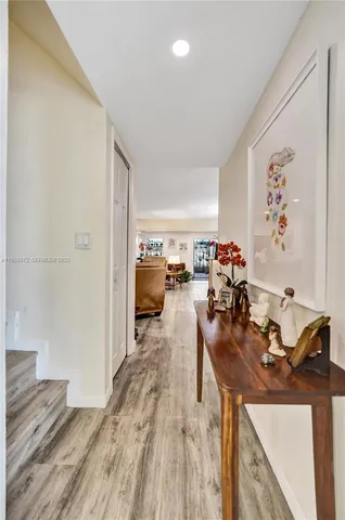 $388,800 | 3302 Farragut Street, Unit 5C, Hollywood, FL 33021