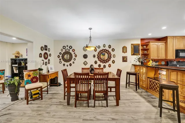 $388,800 | 3302 Farragut Street, Unit 5C, Hollywood, FL 33021