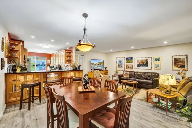 $388,800 | 3302 Farragut Street, Unit 5C, Hollywood, FL 33021