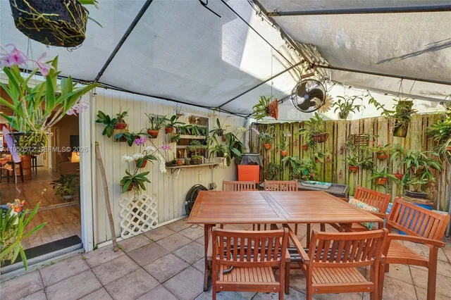 $388,800 | 3302 Farragut Street, Unit 5C, Hollywood, FL 33021