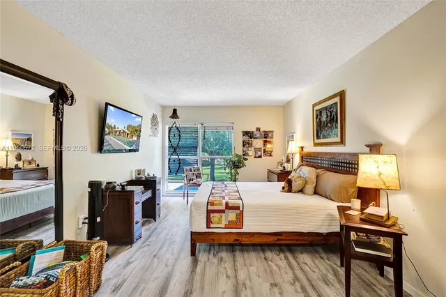 $388,800 | 3302 Farragut Street, Unit 5C, Hollywood, FL 33021