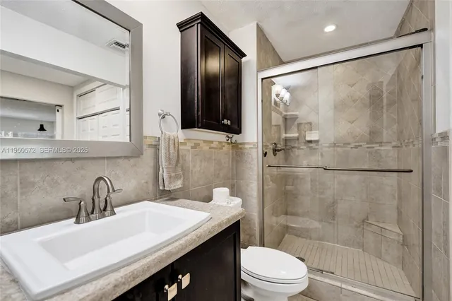 $388,800 | 3302 Farragut Street, Unit 5C, Hollywood, FL 33021