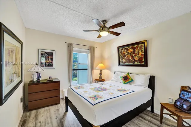 $388,800 | 3302 Farragut Street, Unit 5C, Hollywood, FL 33021