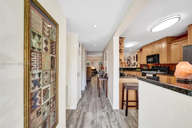 $388,800 | 3302 Farragut Street, Unit 5C, Hollywood, FL 33021