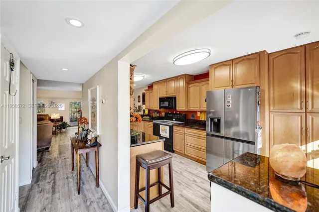 $388,800 | 3302 Farragut Street, Unit 5C, Hollywood, FL 33021