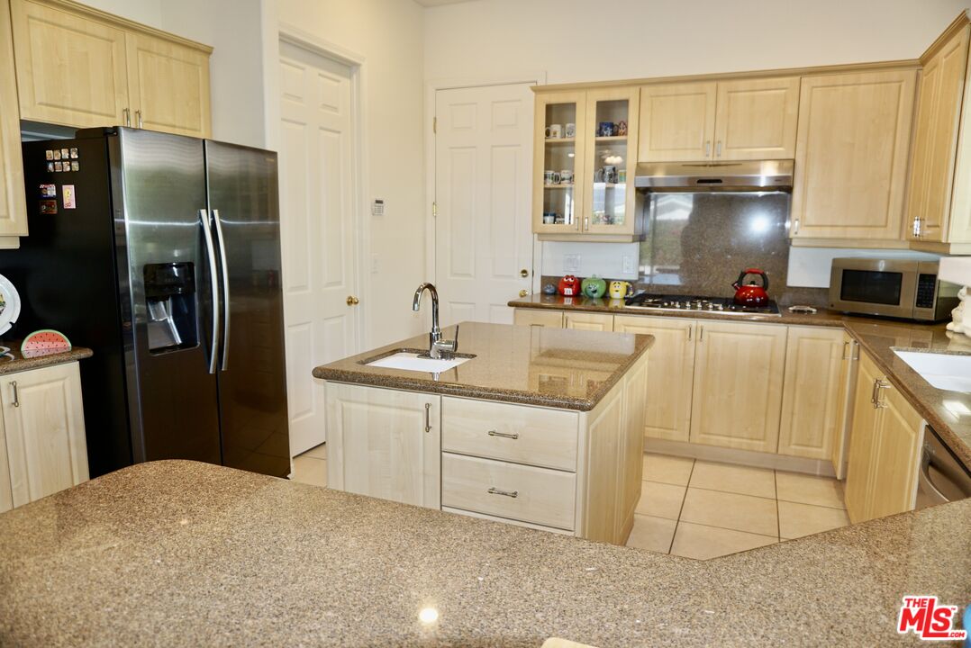 6 Thatcher Court Rancho Mirage, CA 92270 - Photo 11 of 23