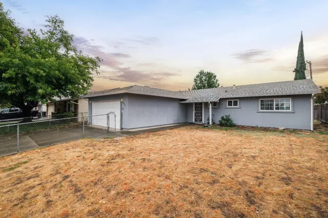 a house view with a outdoor space