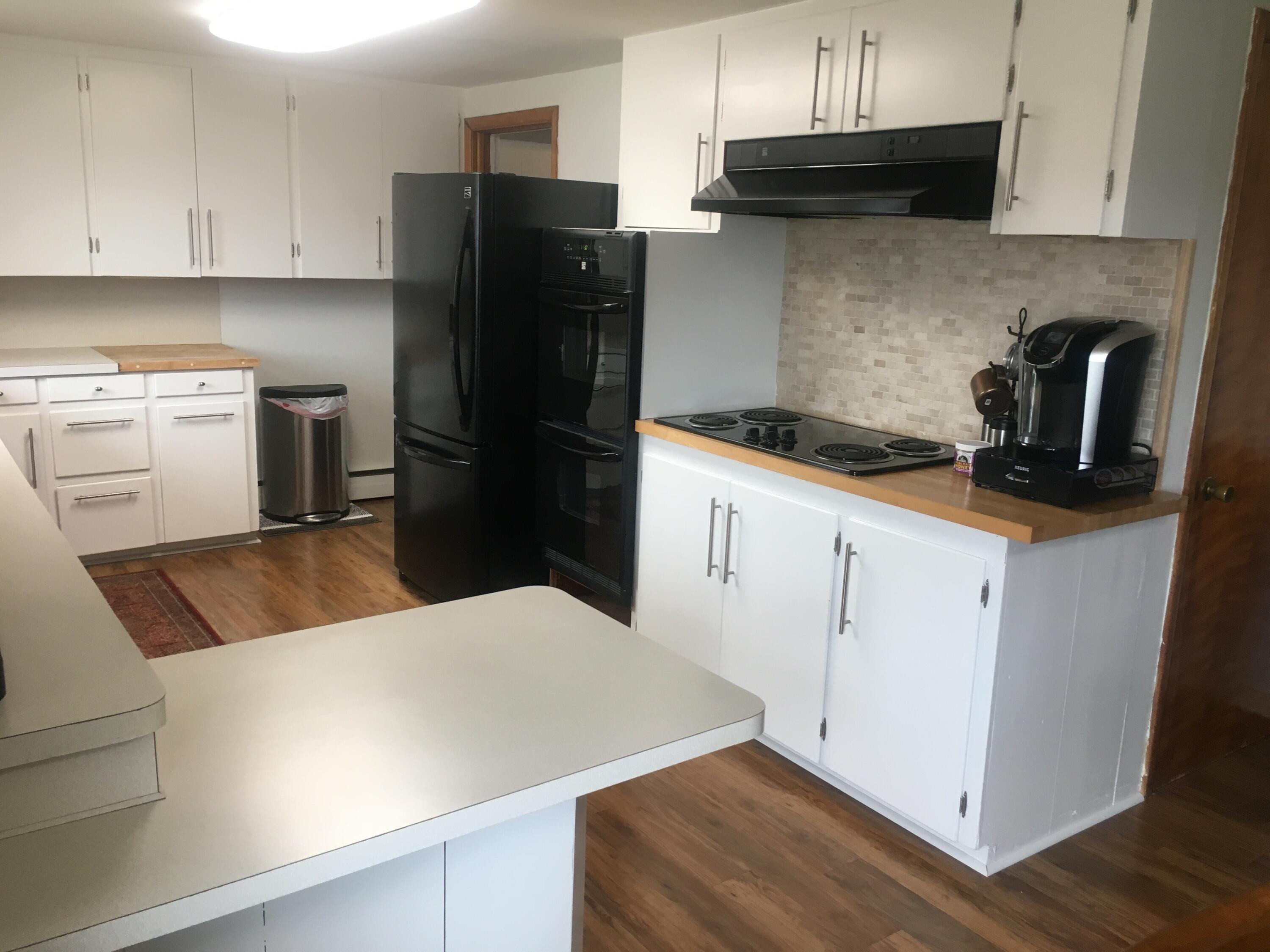 9188 Erdman Road Onekama, MI 49675 - Photo 5 of 33 kitchen