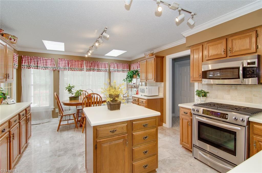 733 Old Mill Road High Point, NC 27265 - Photo 5 of 17 Gallery Image 5