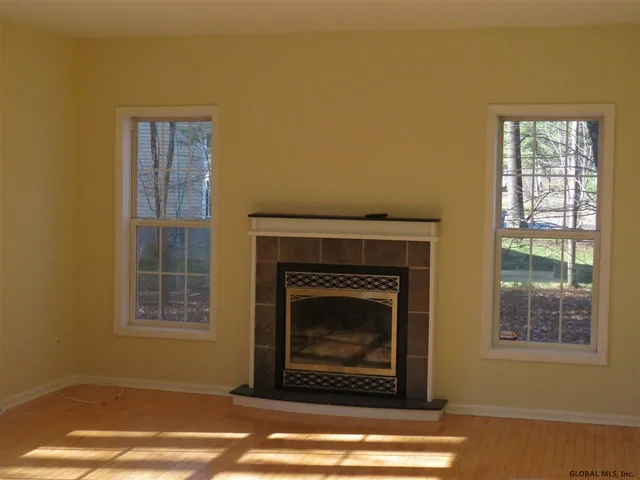 $2,850 | 656 Stark Terrace, Milton, NY 12020