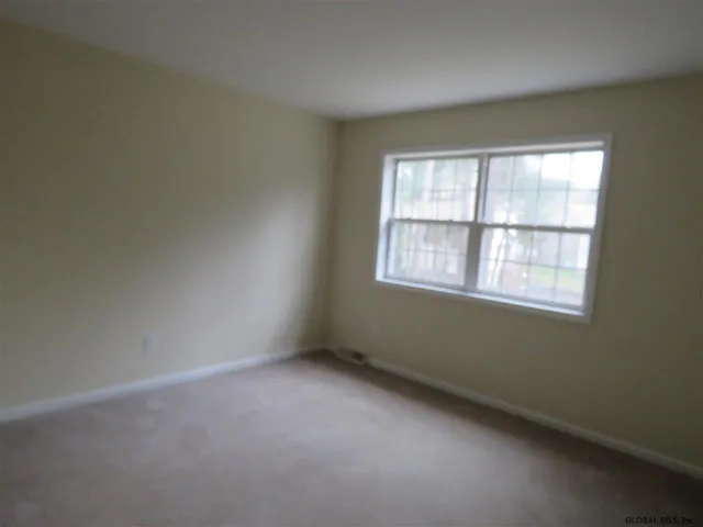 $2,850 | 656 Stark Terrace, Milton, NY 12020